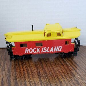 HO SCALE Rock Island Caboose Freight Car